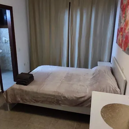 Elegant Valero 3 Bedrooms Апартаменты *