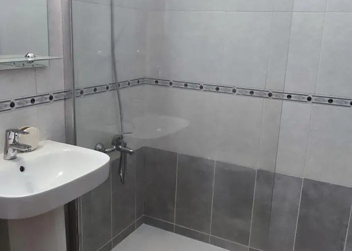 Elegant Valero 3 Bedrooms Apartment *